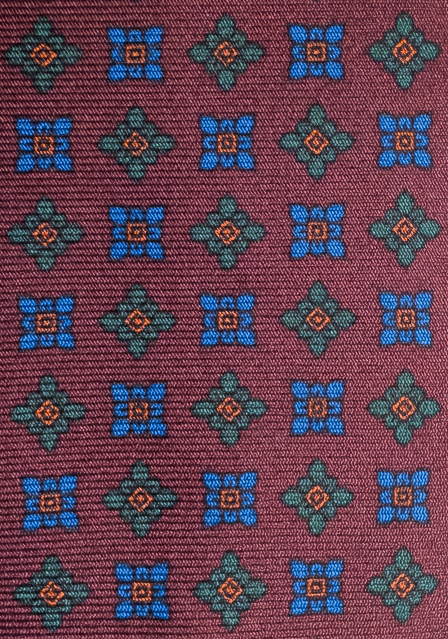 Corbata de Seda Ancient Madder Burdeos con Micropatrón Floral Geométrico