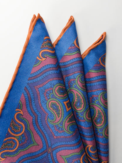 Pañuelo de Seda Ancient Madder Reversible Burdeos y Azul en Paisley  y Estampado Geométrico